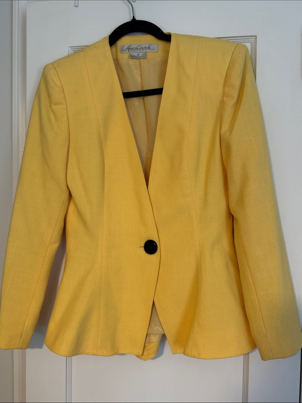 Vintage Gloria Vanderbilt Yellow Single-Button V-Neck Blazer